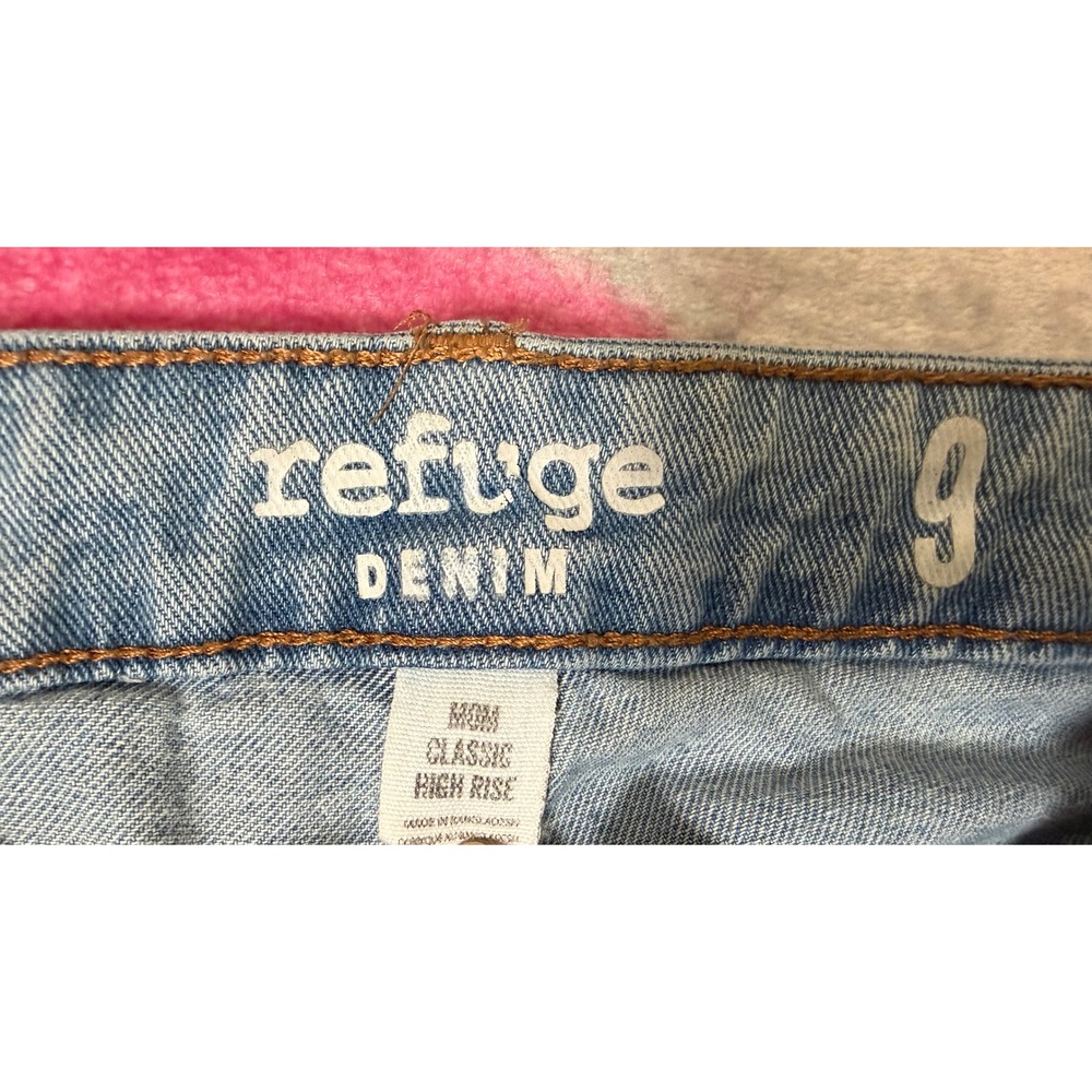 Refuge Denim Women 9 Light Wash Distressed Mom Classic High Rise Jeans Shredded - Picture 2 of 3